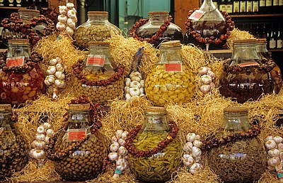 Viktualienmarkt: Olivenstand - München