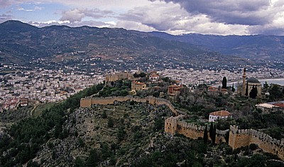 Burgberg mit altem Stadtzentrum, Moschee und Karawanserei - Alanya