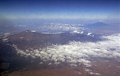 Flug Daressalam - Nairobi: Kilimandscharo und Mount Meru - Tansania