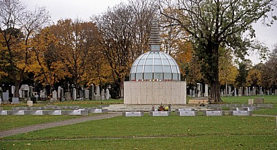Wiener Zentralfriedhof: Stupa des Buddhistischen Friedhofs - Wien