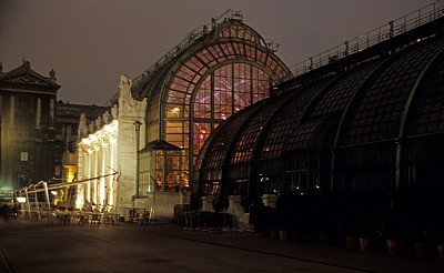 Burggarten: Gewächshäuser bei Nacht - Wien