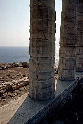 Blick vom Poseidontempel auf den Saronischen Golf - Kap Sounion