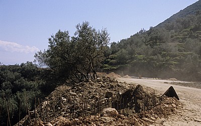 Straße Sarandë - Vlorë: Baustelle - Albanische Riviera