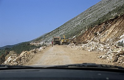 Straße Sarandë - Vlorë: Baustelle - Albanische Riviera