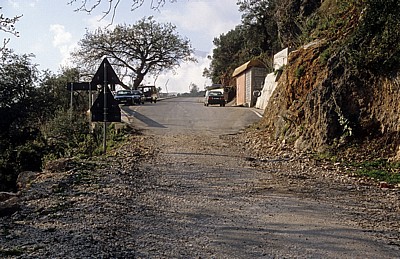 Straße Sarandë - Vlorë: Übergang zwischen alter und neuer Straße - Albanische Riviera