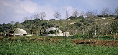 Zwischen Fier und Berat: Bunker - Myzeqe-Ebene