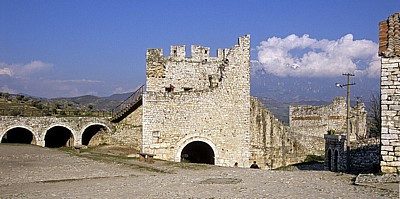 Burg (Kalaja): Festungsmauer - Berat