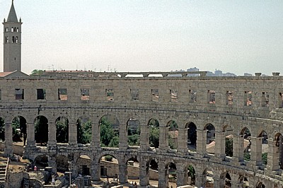 Amphitheater: Arkadenbögen - Pula