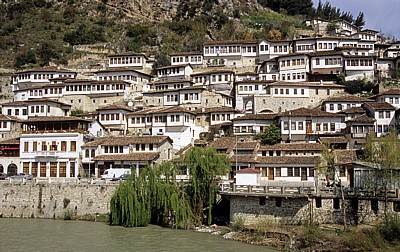 Mangalem: Die Stadt der tausend Fenster - Berat