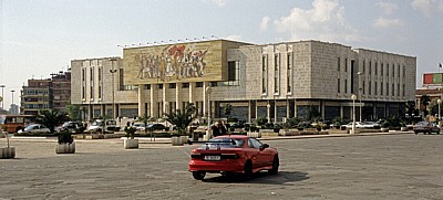 Sheshi Skanderbeg (Skanderbeg-Platz): Nationalmuseum - Tirana