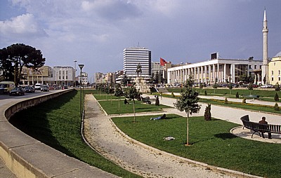 Sheshi Skanderbeg (Skanderbeg-Platz) - Tirana