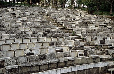 Parku i Madh (Großer Park): Modernes Freilufttheater - Tirana