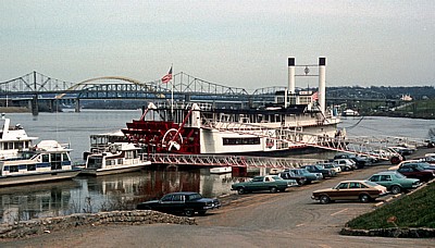 Mississippi-Dampfer (Betty Blake) auf dem Ohio - Cincinnati