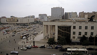 Blick vom Uhrturm auf den Sheshi Skanderbeg (Skanderbeg-Platz) - Tirana