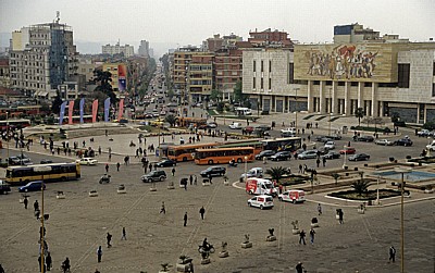 Blick vom Uhrturm auf den Sheshi Skanderbeg (Skanderbeg-Platz) - Tirana