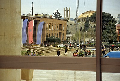 Sheshi Skanderbeg (Skanderbeg-Platz): Eingangsbereich des Nationalmuseums - Tirana