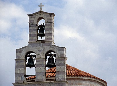 Altstadt: Kirche der Heiligen Dreifaltigkeit - Glockenturm - Budva