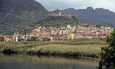 Blick auf den Ort - Bosa