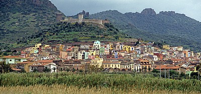 Blick auf den Ort - Bosa