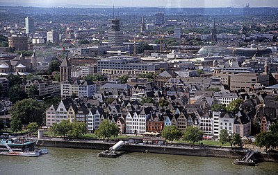 Blick vom KölnTriangle: Altstadtufer - Köln