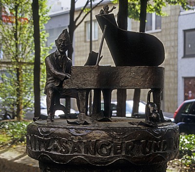 Bronzeplastik: Jupp Schmitz - Köln