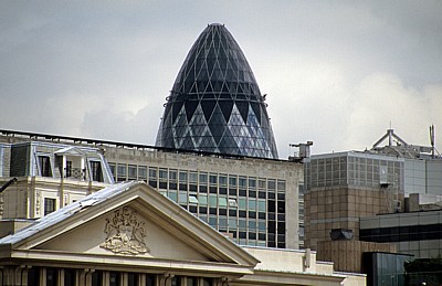 30 St Mary Axe (Swiss-Re-Tower) - London