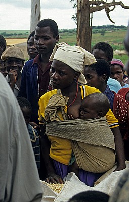 Frau mit Baby - Sussundenga