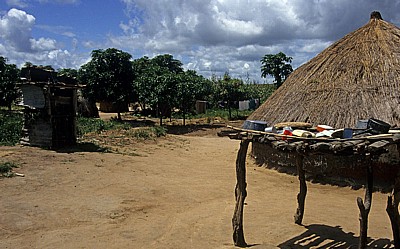 Anwesen eines Subsistenzbauern - Sussundenga