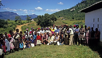 Gruppenbild: Bewohner von Chiqueia und Geographen der Uni Osnabrück - Chiqueia