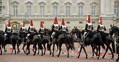 Buckingham Palace: Changing the Guard - London