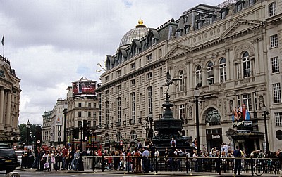Piccadilly Circus: Eros-Statue - London