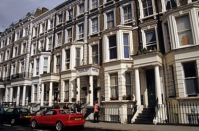 Hogarth Road: Aquarius Hotel - London