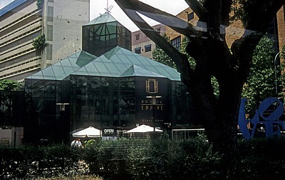 Rustic Empire: The Glass House - Singapur