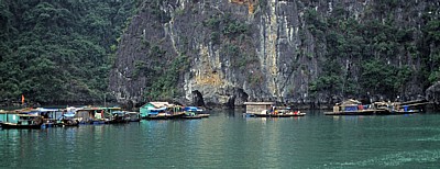Schwimmendes Dorf - Halong Bay