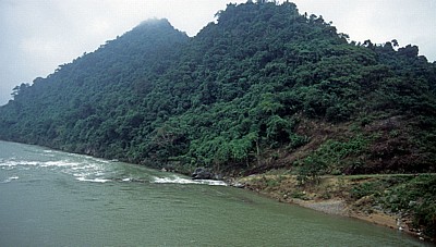 Ho Chi Minh-Pfad durch den Dakrong-Fluß - Demilitarisierte Zone