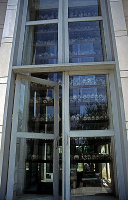 Killing Fields von Choeung Ek: Gedenk-Stupa - Phnom Penh