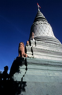 Wat Phnom - Phnom Penh