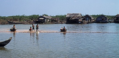 Schwimmende Häuser in der Mündung des Siem Reap-Flusses - Tonle Sap