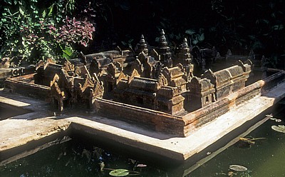 Miniaturnachbildung von Banteay Srei - Siem Reap