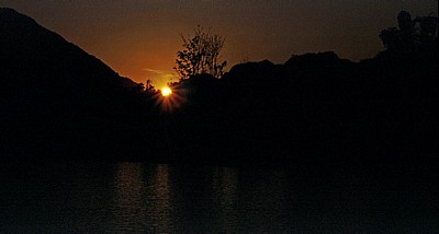 Sonnenuntergang über Nam Song - Vang Vieng