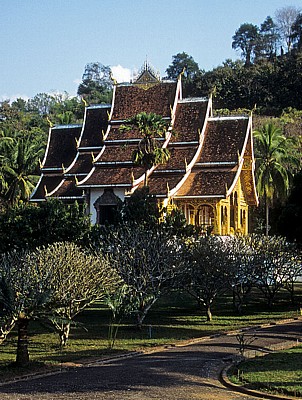 Pha Bang Tempel im Park des Königspalastes - Luang Prabang