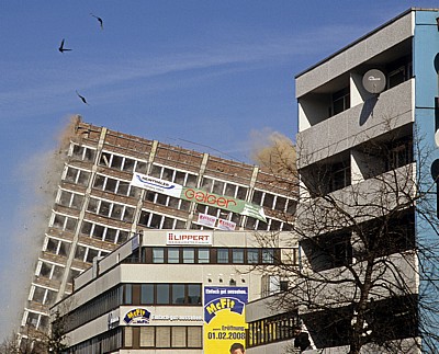 Tegernseer Landstraße (Mittlerer Ring): Sprengung des Agfa-Hochhauses - München