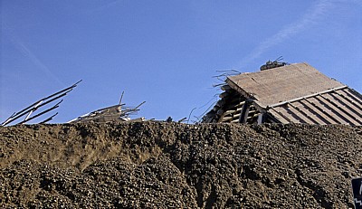 Tegernseer Landstraße (Mittlerer Ring): Überreste des gesprengten Agfa-Hochhauses - München