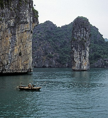 Kleines Fischerboot - Halong Bay