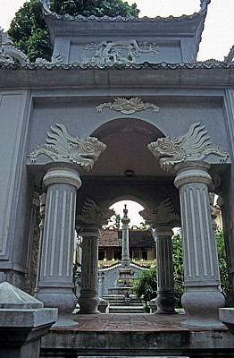 Gebäude am Hoan Kiem-See - Hanoi