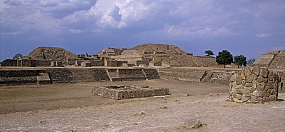 Plataforma Norte (Nordplattform): Patio hundido mit Altar - Monte Albán