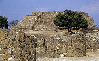 Plataforma Norte (Nordplattform): Bauwerk E - Monte Albán