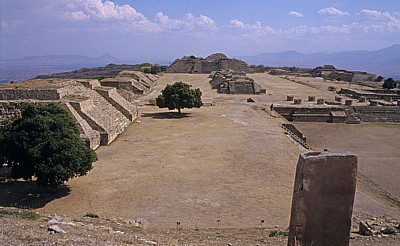 Blick von der Plataforma Norte (Nordplattform) - Monte Albán