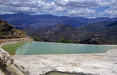 Hierve El Agua - San Isidro Roaguía