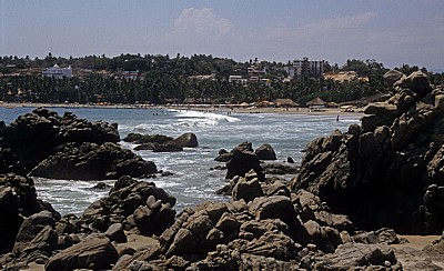Playa Principal am Pazifischen Ozean - Puerto Escondido